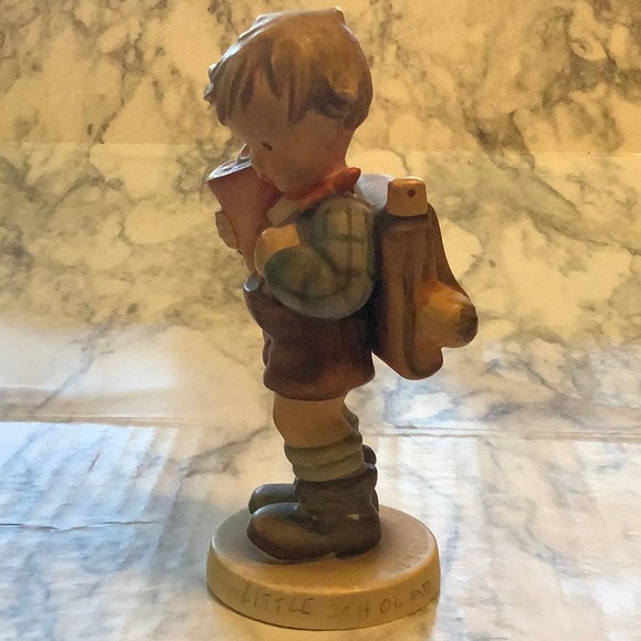 Little Scholar Hummel - Picture 2 of 6